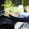 Kép 2/3 - Barbecook BC-ACC-7099 hosszú pamut és alumínium grillkesztyű, fekete, 40cm
