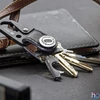 Kép 3/6 - True Utility Keyshackle, TU921, 7 in 1, multifunkcionális szerszám, csavarhúzó, fekete titániumbevonatú karabiner , valódi bőr