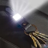 Kép 3/6 - True Utility Cliplite, TU918, kulcstartó karabiner, tölthető lámpa, 4 funkció, 47 lm COB LED, Li-ion, marhabőr szíj, rozsdamentes acélváz