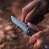 Kép 4/4 - True Utility Dual Cutter, TRU-MTL-0002-G, 2 in 1, 7 cm tanto penge, rugós olló, rozsdamentes acél penge, eloxált alumínium tok